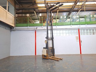 Stacker com condutor a pé Crown ES4000-1.2