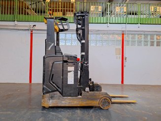 Empilhador retráctil Caterpillar NR16N2