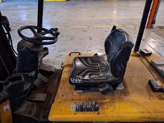 Empilhador de contrapeso 4 rodas Caterpillar EP30K-PAC