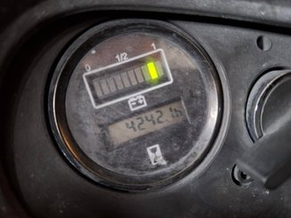 Porta-paletes eléctrico com condutor a pé Fenwick T18