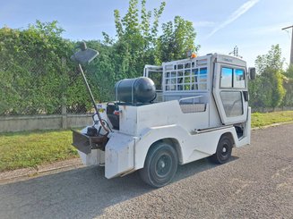 Trator de reboque Charlatte TE225