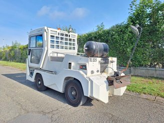 Trator de reboque Charlatte TE225
