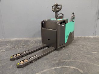 Porta-paletes eléctrico com condutor transportado Mitsubishi PBF25N3R MITSUBISHI