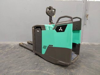 Porta-paletes eléctrico com condutor transportado Mitsubishi PBF25N3R MITSUBISHI
