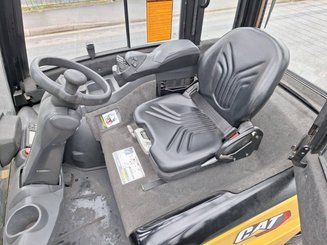 Empilhador de contrapeso 4 rodas Caterpillar EP30N - 6