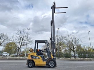 Empilhador de contrapeso 4 rodas Caterpillar GP25NTD