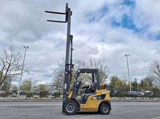 Empilhador de contrapeso 4 rodas Caterpillar GP25NTD