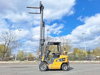 Empilhador de contrapeso 4 rodas Caterpillar GP25NTD