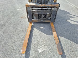 Empilhador de contrapeso 4 rodas Caterpillar GP25NTD