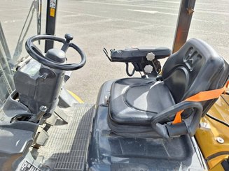 Empilhador de contrapeso 4 rodas Caterpillar GP25NTD