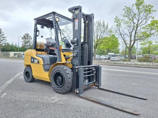Empilhador de contrapeso 4 rodas Caterpillar GP35 NTD