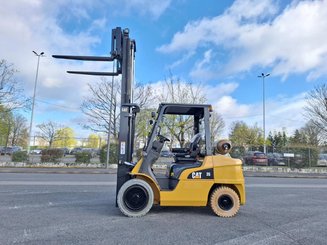 Empilhador de contrapeso 4 rodas Caterpillar GP35 NTD