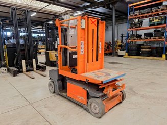 Plataforma com mastro vertical JLG TOUCAN DUO