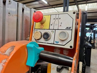 Plataforma com mastro vertical JLG TOUCAN DUO