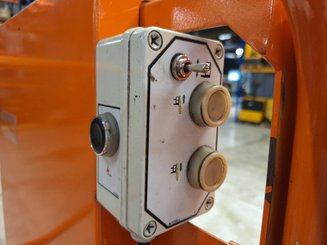 Plataforma com mastro vertical JLG TOUCAN DUO