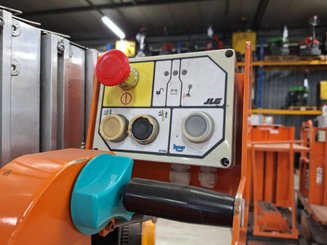 Plataforma com mastro vertical JLG TOUCAN DUO