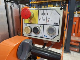 Plataforma com mastro vertical JLG TOUCAN DUO