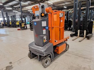 Plataforma com mastro vertical JLG TOUCAN DUO