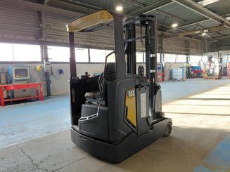 Empilhador retráctil Caterpillar NR16N2 - 1