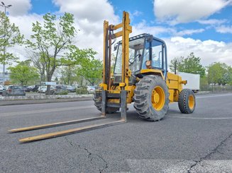 Carreta elevadora todo terreno JCB 930-2 - 1