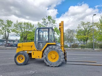 Carreta elevadora todo terreno JCB 930-2 - 2