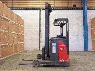 Empilhador retráctil Fenwick R14S