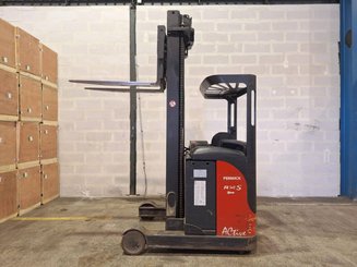 Empilhador retráctil Fenwick R14S