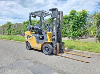 Empilhador de contrapeso 4 rodas Caterpillar GP20CN - 1