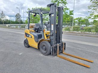 Empilhador de contrapeso 4 rodas Caterpillar GP20NT
