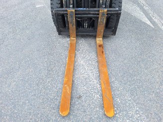 Empilhador de contrapeso 4 rodas Caterpillar GP20NT