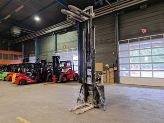 Stacker com condutor a pé Caterpillar NSP16N2
