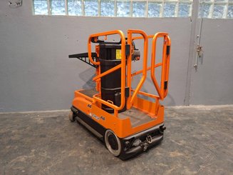 Plataforma com mastro vertical JLG 10MSP