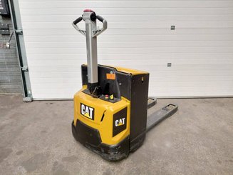 Porta-paletes eléctrico com condutor a pé Caterpillar NPP20N2
