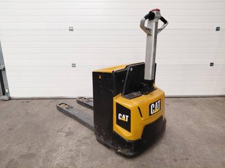 Porta-paletes eléctrico com condutor a pé Caterpillar NPP20N2