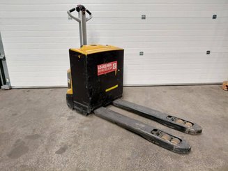 Porta-paletes eléctrico com condutor a pé Caterpillar NPP20N2