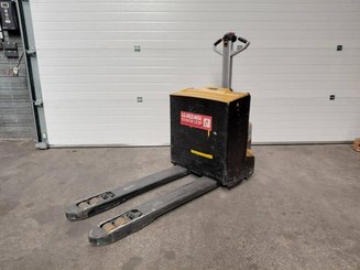 Porta-paletes eléctrico com condutor a pé Caterpillar NPP20N2