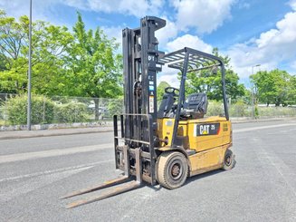 Empilhador de contrapeso 4 rodas Caterpillar EP25K-PAC