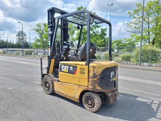 Empilhador de contrapeso 4 rodas Caterpillar EP25KP