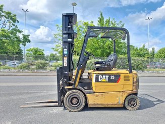 Empilhador de contrapeso 4 rodas Caterpillar EP25K-PAC