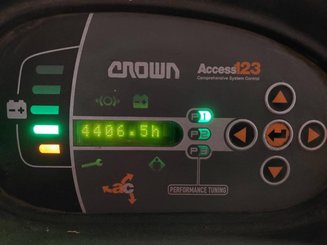 Porta-paletes eléctrico com condutor transportado Crown WT3040 2.00
