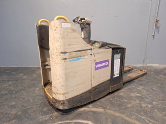 Porta-paletes eléctrico com condutor transportado Crown WT3040 2.00