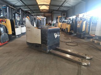Porta-paletes eléctrico com condutor transportado Crown WT3040 2.00