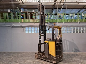 Empilhador retráctil Caterpillar NR16N