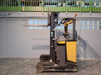 Empilhador retráctil Caterpillar NR16N