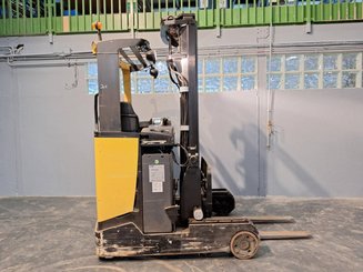 Empilhador retráctil Caterpillar NR16N