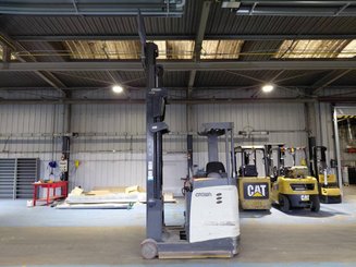 Empilhador retráctil Crown ESR5260-1.4