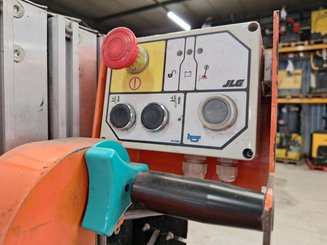 Plataforma com mastro vertical JLG TOUCAN DUO