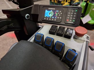 Empilhador retráctil Hangcha CQD18-XC5D-SI
