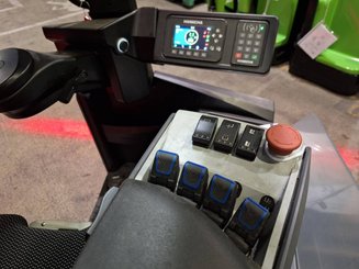 Empilhador retráctil Hangcha CQD18-XC5D-SI