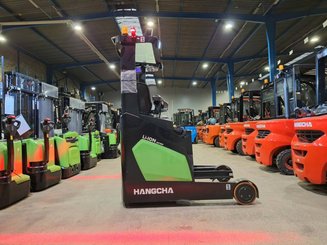 Empilhador retráctil Hangcha CQD18-XC5D-SI